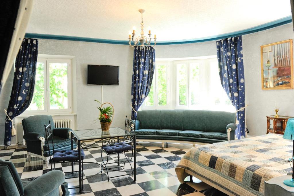 Auberge Bourrelly Cabriès Стая снимка